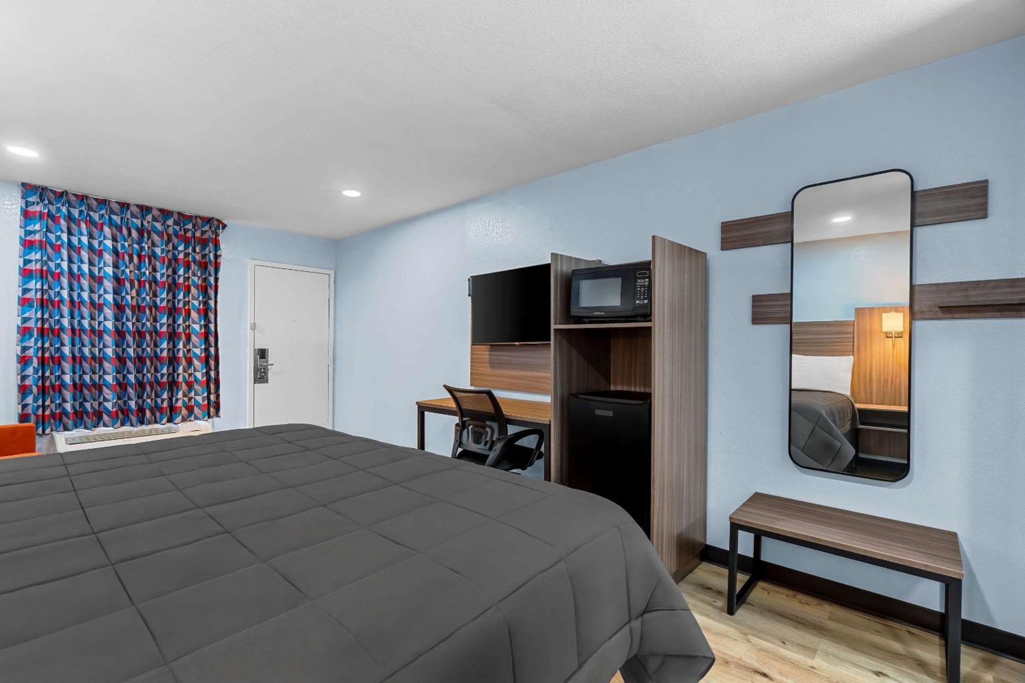 Rodeway Inn & Suites Брукхейвен Экстерьер фото
