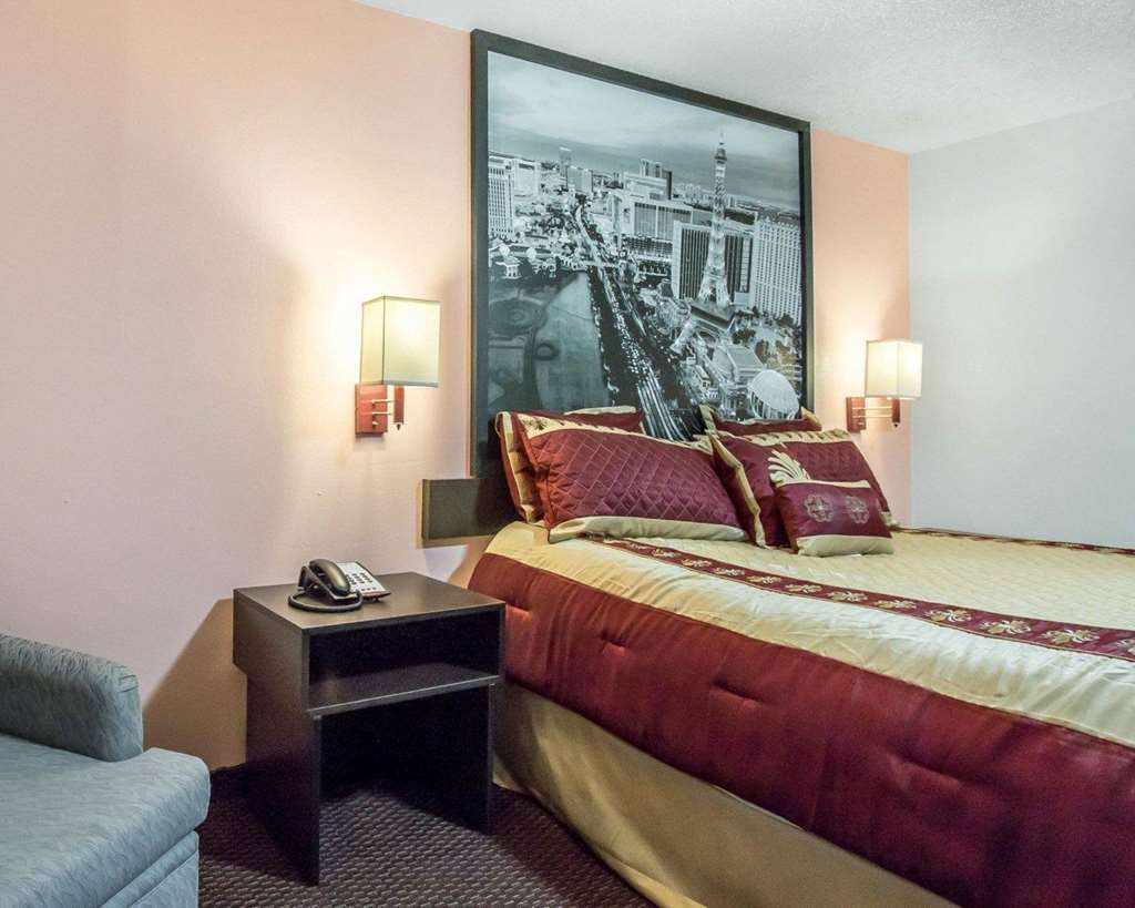 Rodeway Inn & Suites Брукхейвен Номер фото