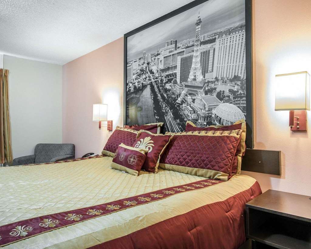 Rodeway Inn & Suites Брукхейвен Номер фото