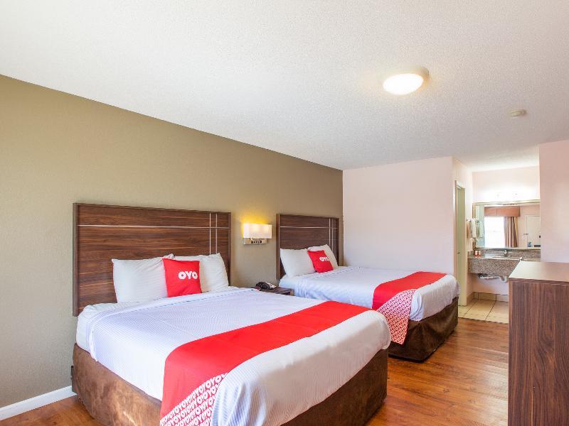 Rodeway Inn & Suites Брукхейвен Экстерьер фото